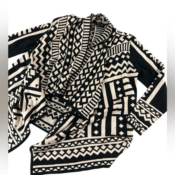 Charlie Paige Cardigan Aztec - Picture 6 of 12
